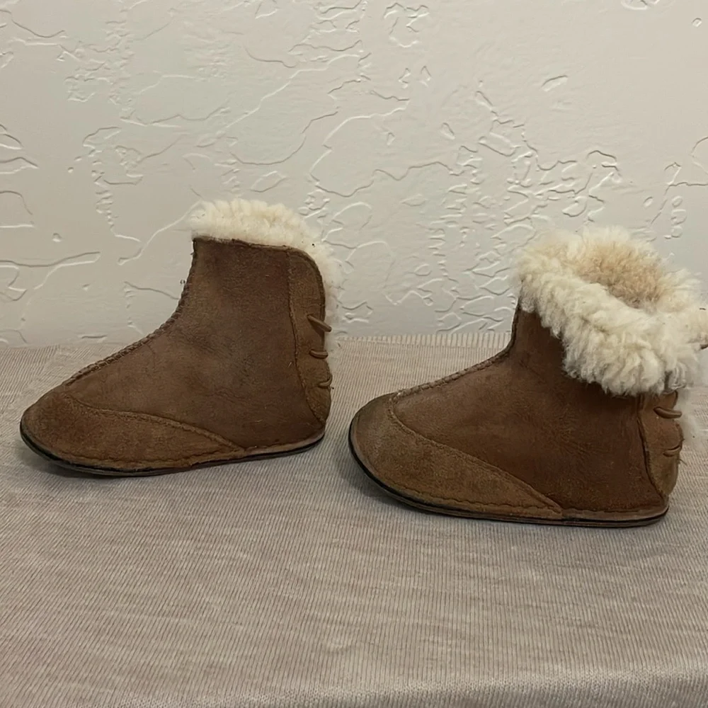 Baby/kids Uggs Medium